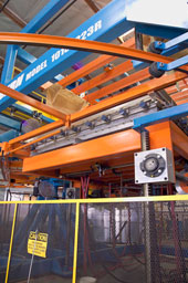 Blue Orange Large Part Manufacturing Machinery Thermoforming Pressure Forming
